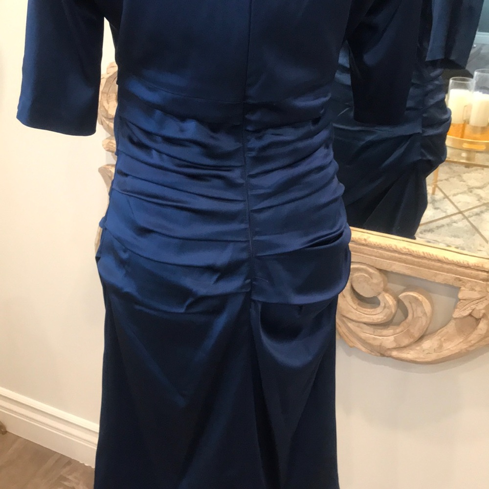 Dress - Picture 4 of 6
